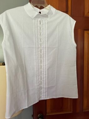 Sleeveless White Lace-Trim Mock Neck Top